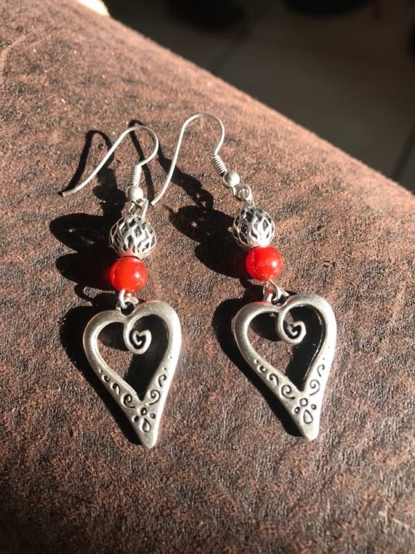 Boucles ethniques coeur cornaline