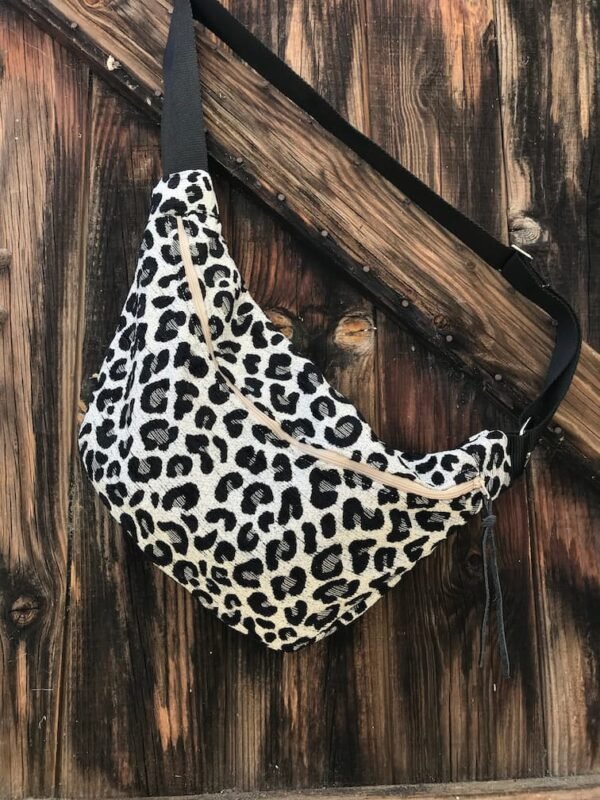 Sac banane tissu léopard brillant