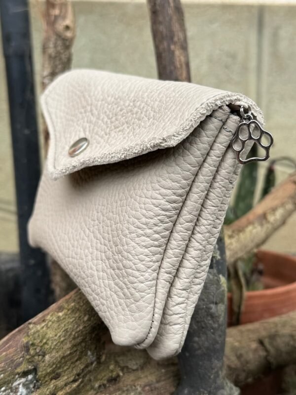Pochette en cuir beige URIKA