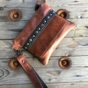 pochette western en cuir revalorisé avec dragonne