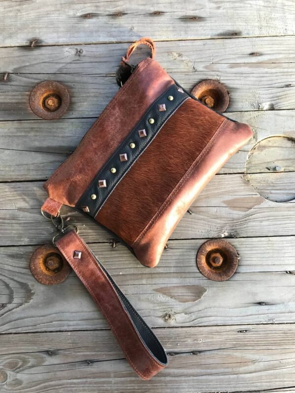 pochette western en cuir revalorisé avec dragonne