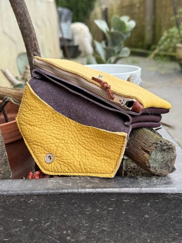 Pochette URIKA marron ocre ouvert