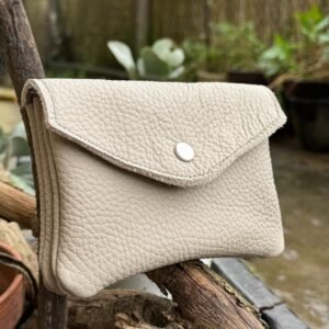 Pochette URIKA en cuir beige