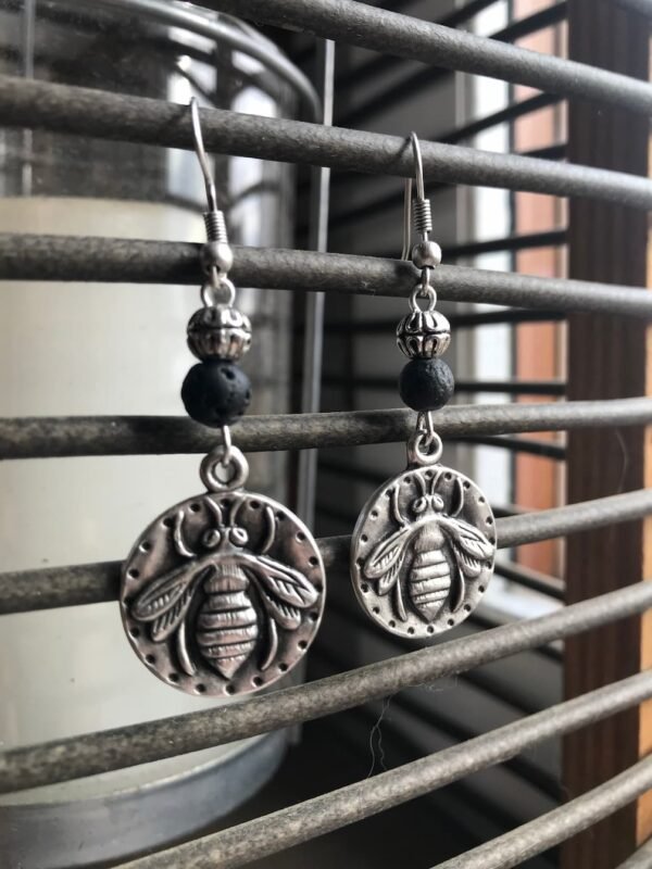 Boucles d'oreilles abeilles avec perles en pierre de lave