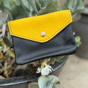 urika jaune et noir bouton black gun