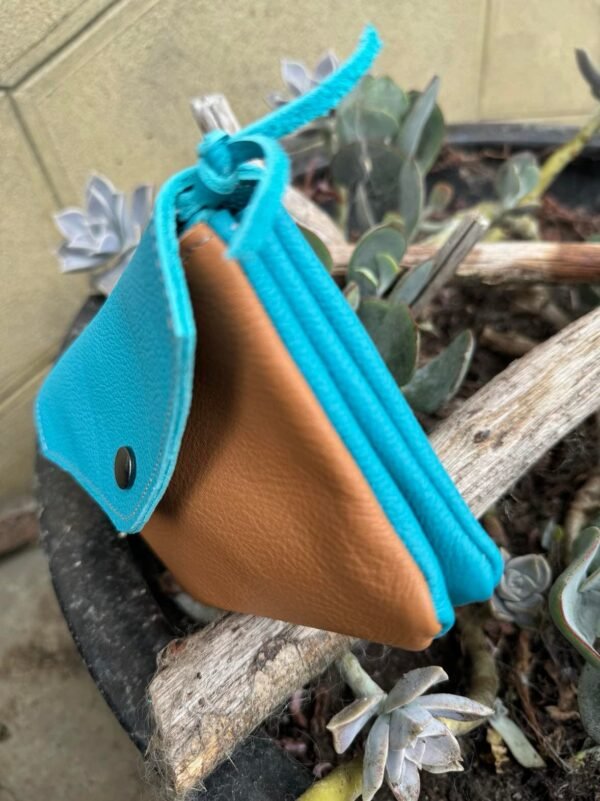 Pochette en cuir URIKA turquoise