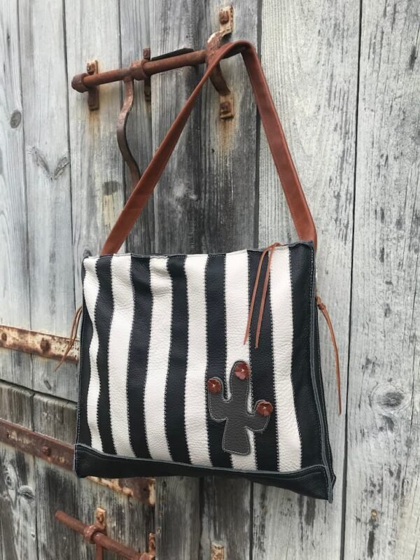 Sac en patchwork de cuir rayé gris et noir