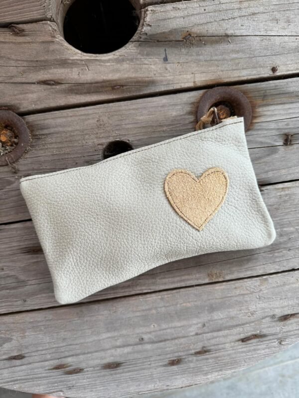 Pochette en cuir coeur
