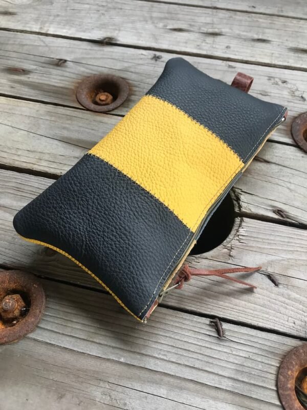 Pochette en cuir bicolore jaune et noir