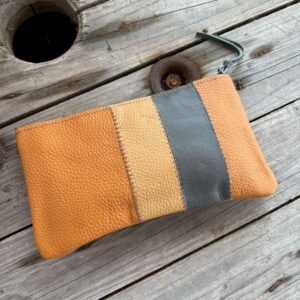 Pochette en patchwork de cuir tons ocre