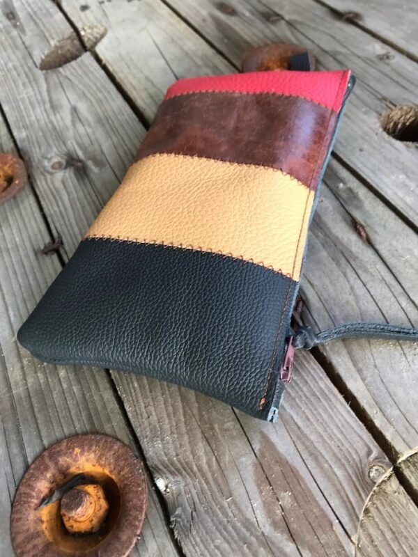 Pochette en cuir 4c