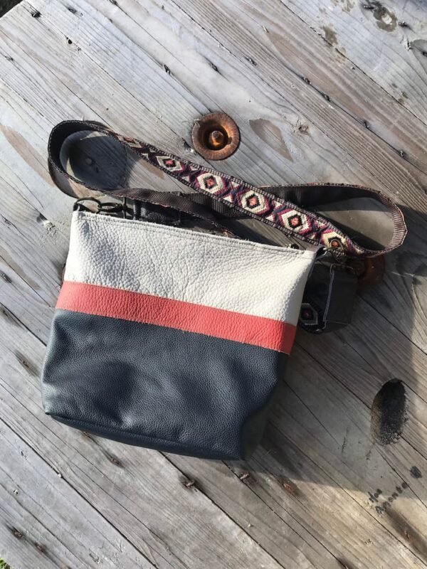 Sac en cuir noir orange et beige MAJI