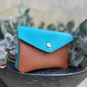 Pochette en cuir URIKA turquoise et marron