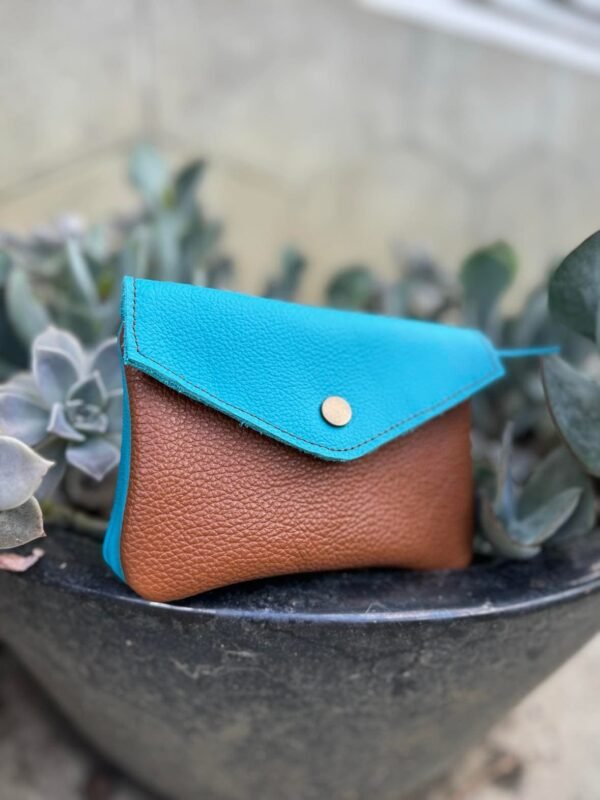 Pochette en cuir URIKA turquoise et marron