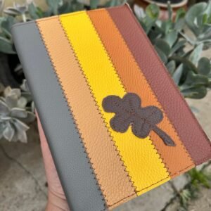 Couverture d'agende en patchwork de cuir couleurs automnales