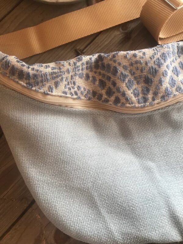 Banane en velours AMA BLEUE
