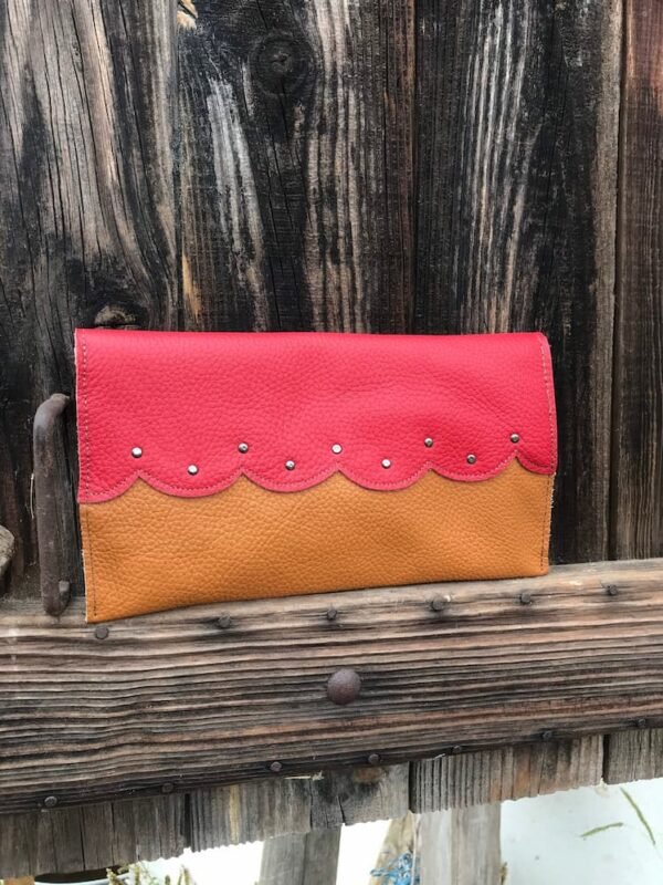 Pochette western en cuir rouge dos