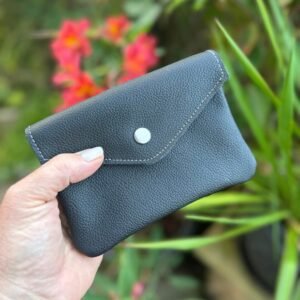 Pochette en cuir noir URIKA