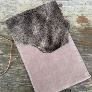 Pochette pour téléphone en cuir couleur taupe