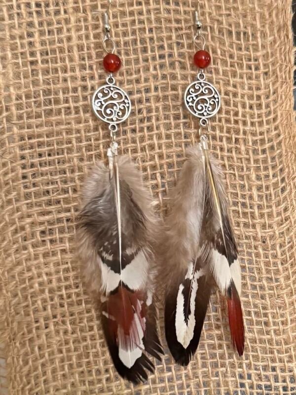 Boucles plumes et cornaline