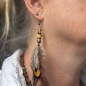 Boucles plumes et perles œil de tigre