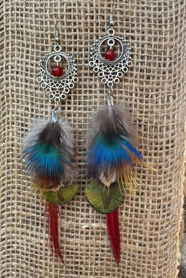 Boucles plumes et perles cornaline