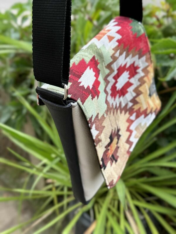 Sac en cuir avec rabat interchangeable