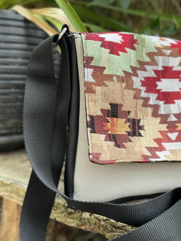 Sac en cuir avec rabat interchangeable