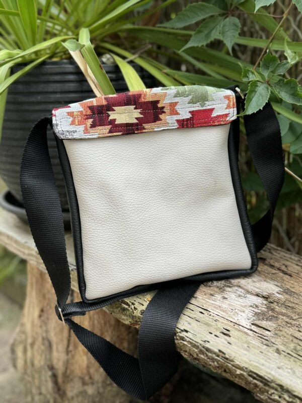 Sac en cuir avec rabat interchangeable vue de dos
