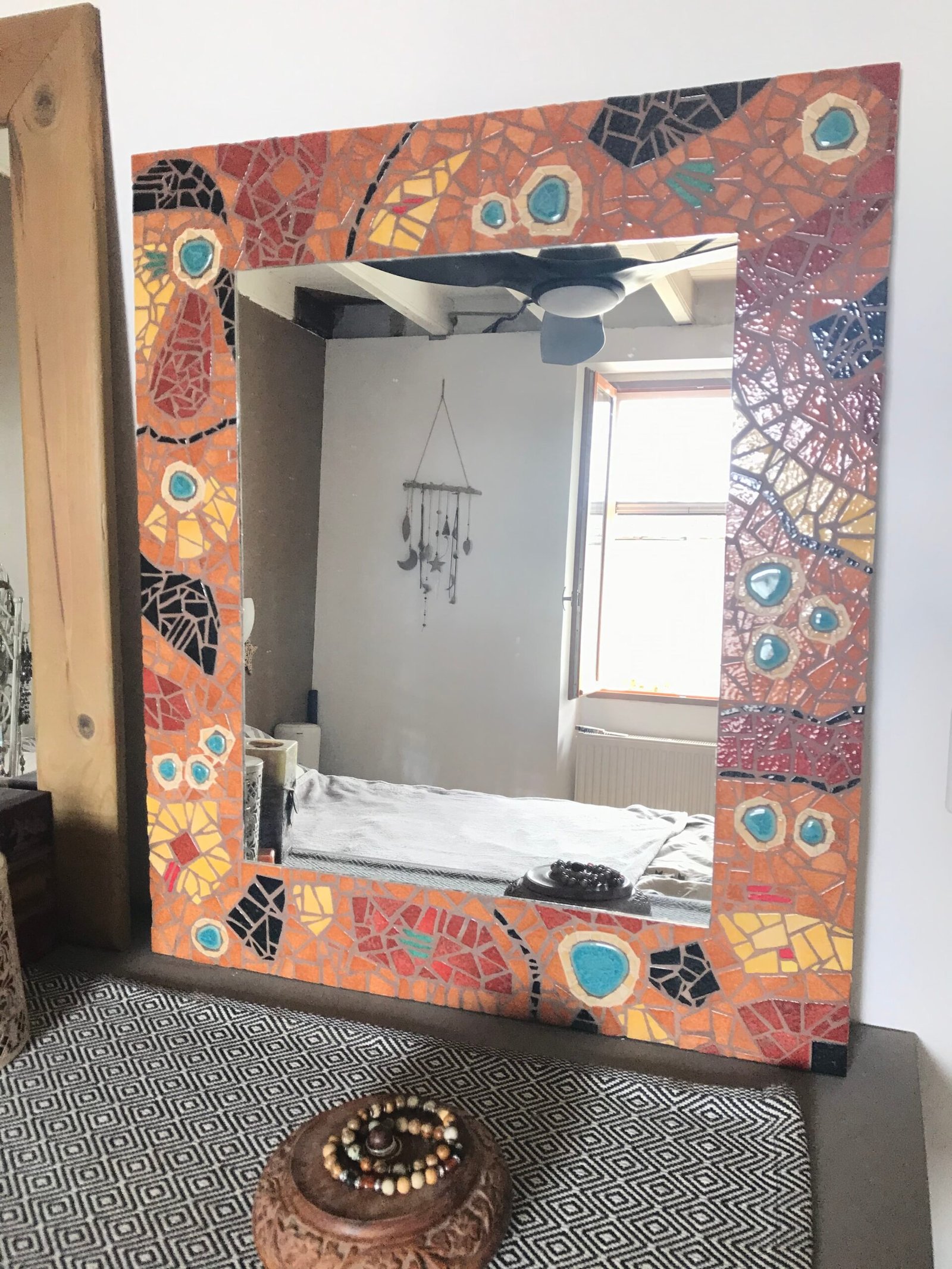 Miroir en mosaïque<br />
